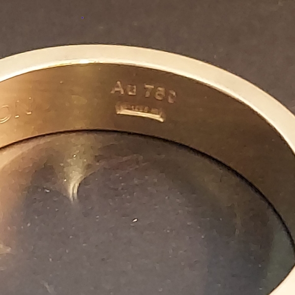 Authentic Gucci GG ICON yellow Gold Ring - Picture 7 of 8